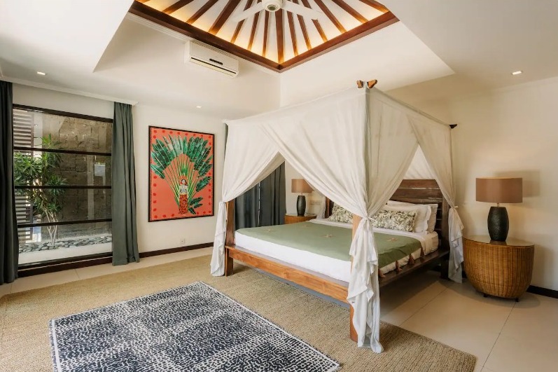 Queen Bedroom